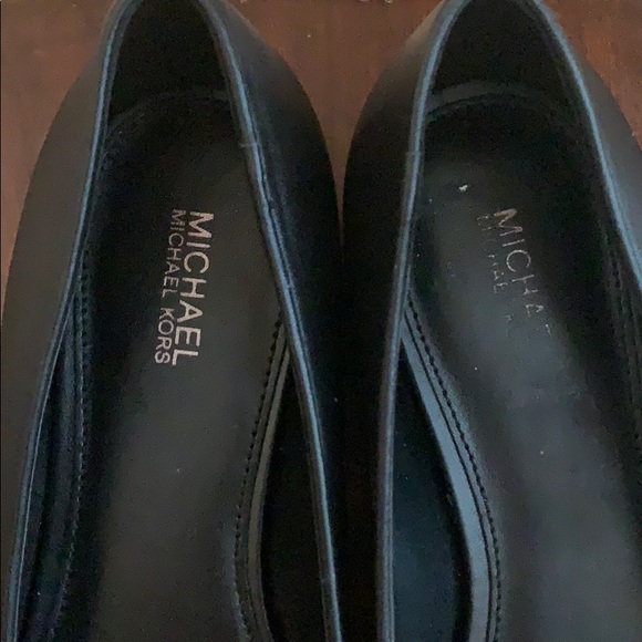 NWOT MICHAEL KORS BLACK SHOES - Picture 5 of 5